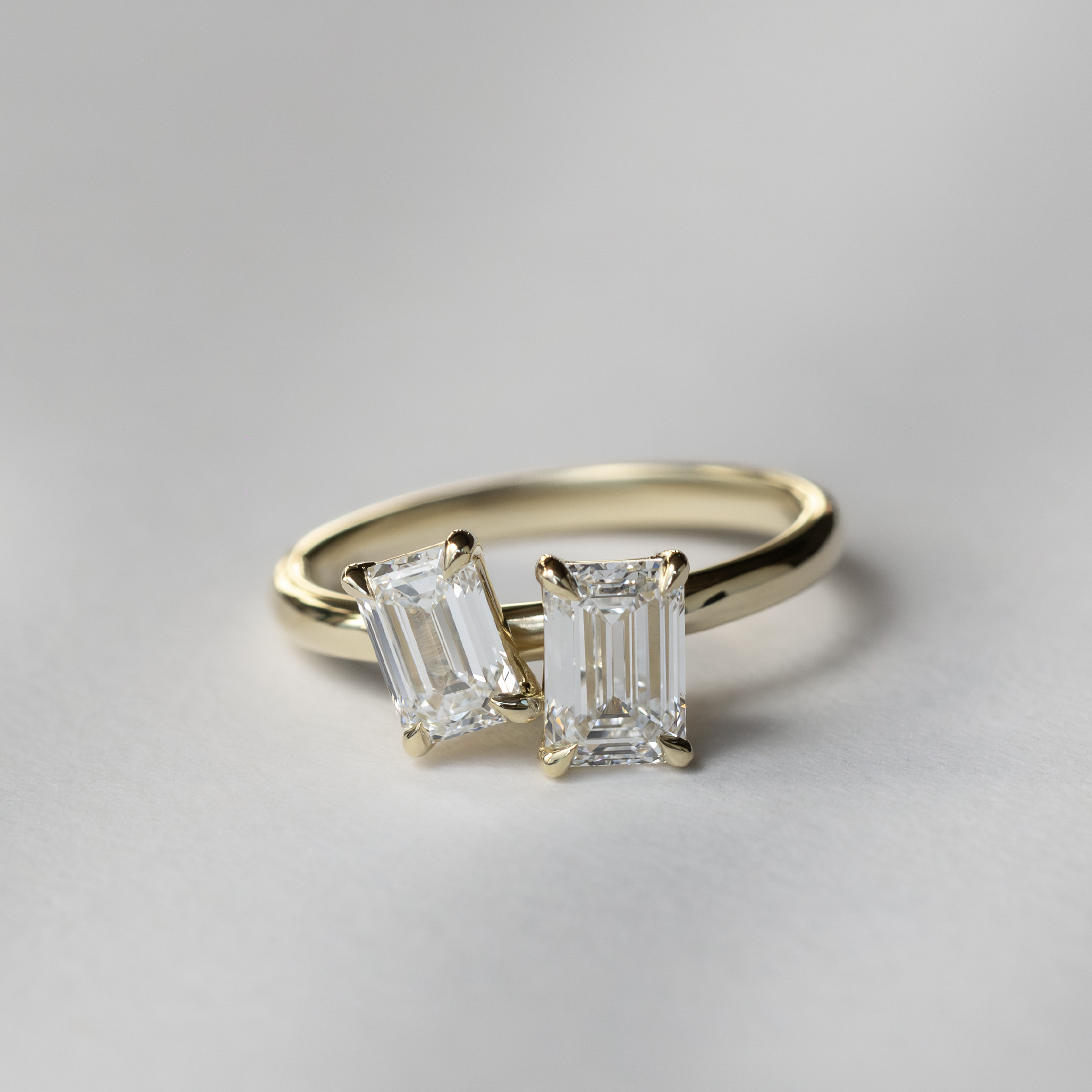 Solitaire- 1.0 CT Oval Moissanite Engagement Ring