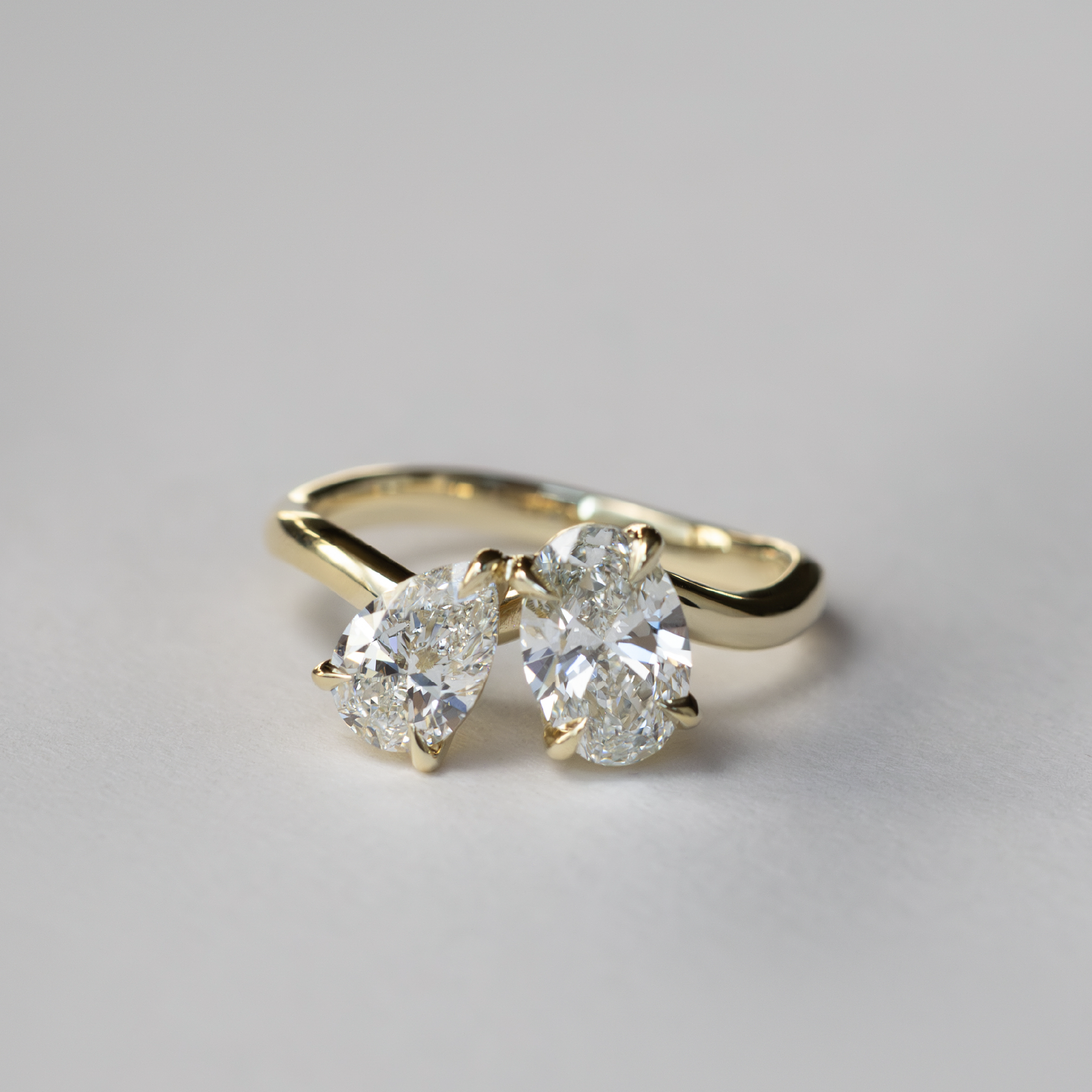 Solitaire- 1.0 CT Oval Moissanite Engagement Ring