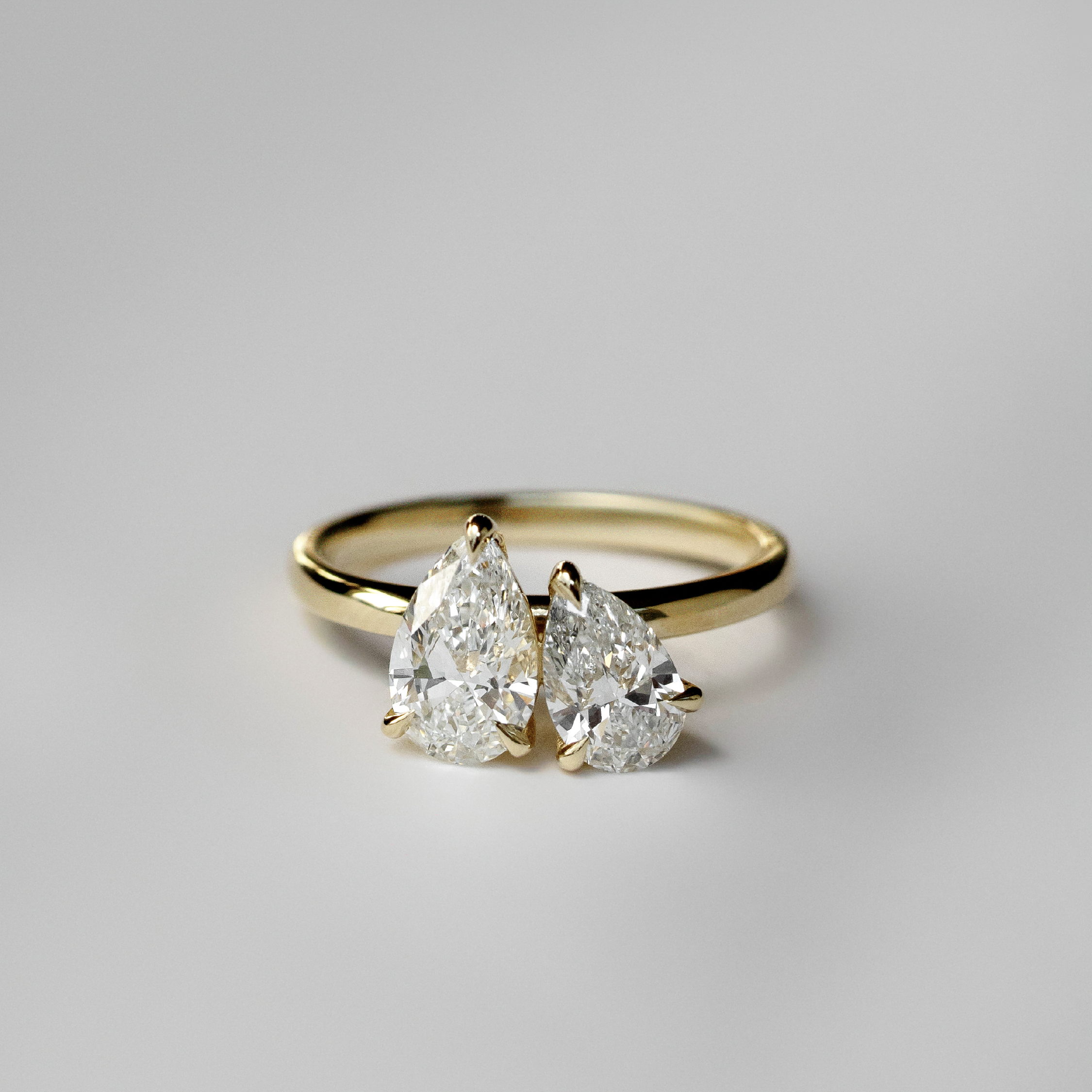 Solitaire- 1.0 CT Oval Moissanite Engagement Ring