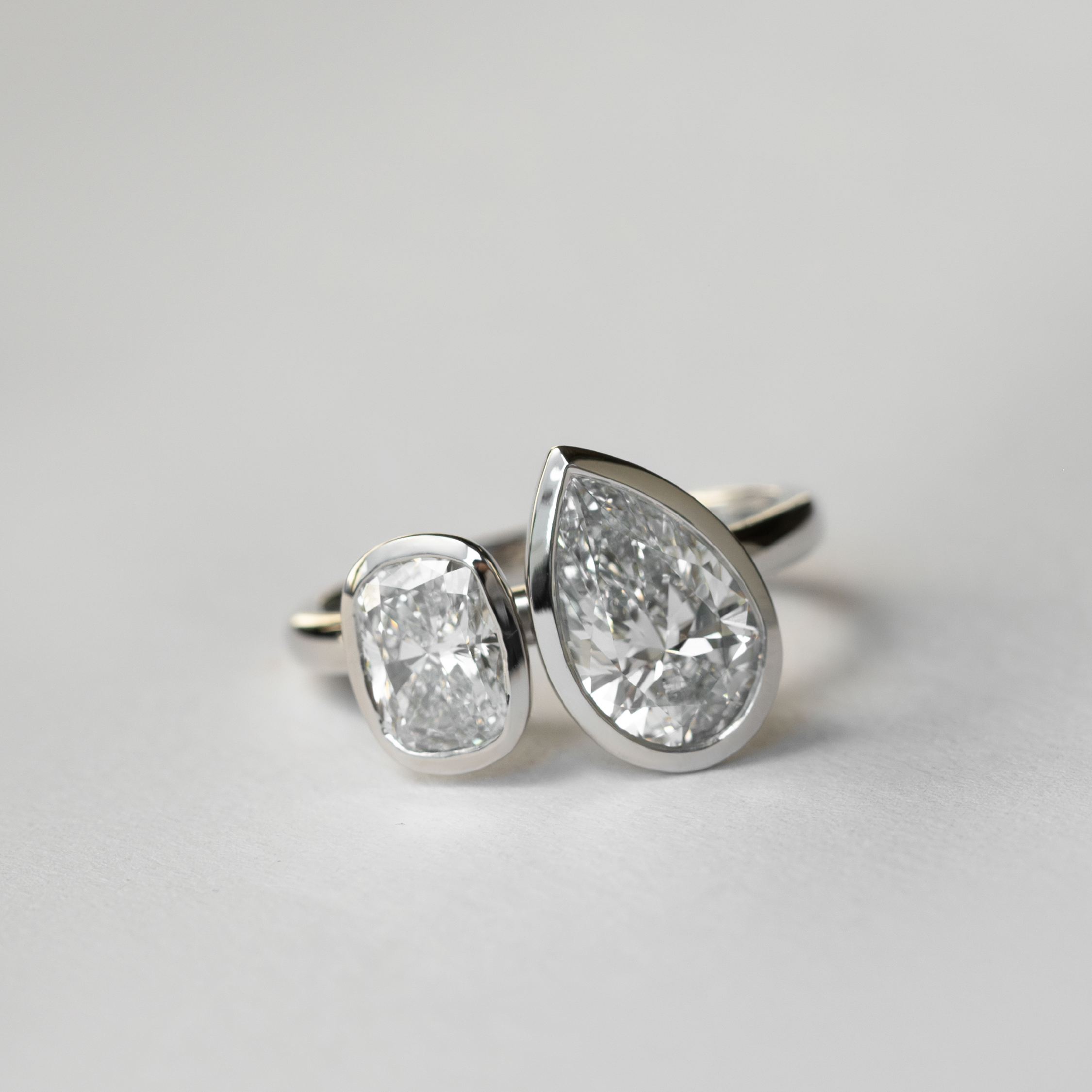 Solitaire- 1.0 CT Oval Moissanite Engagement Ring