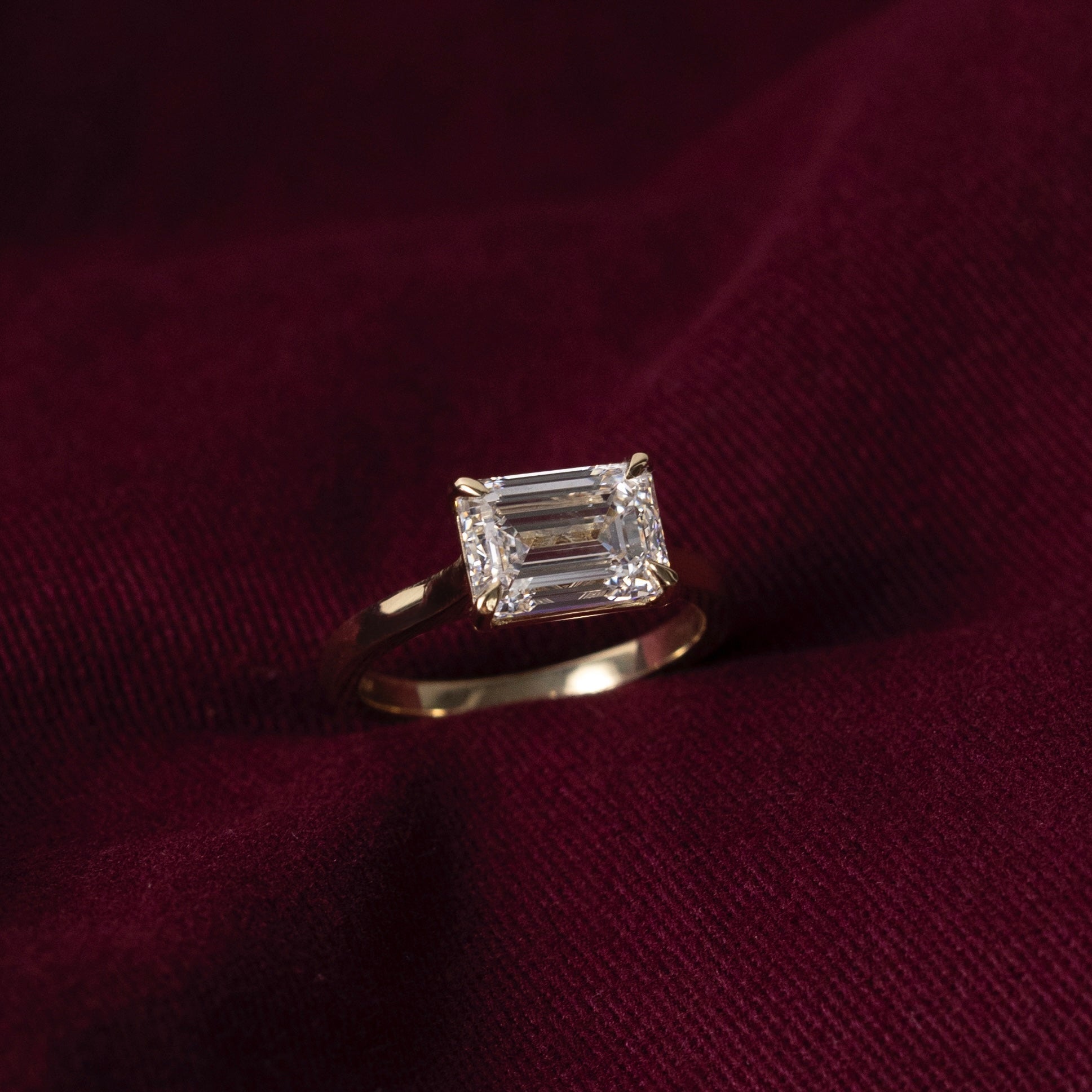 Solitaire-Oval Lab Grown Diamond Engagement Ring