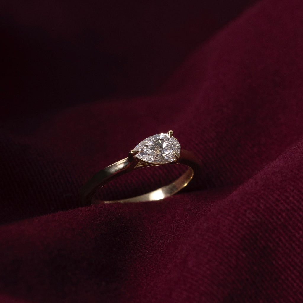 Solitaire-Oval Lab Grown Diamond Engagement Ring