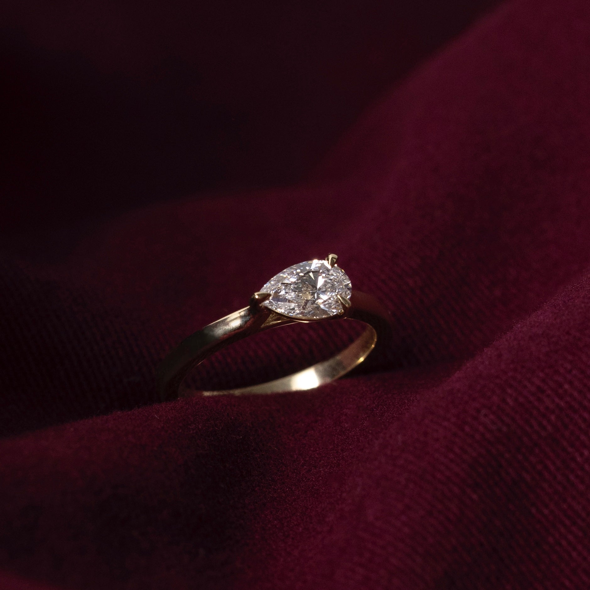 Solitaire-Oval Lab Grown Diamond Engagement Ring