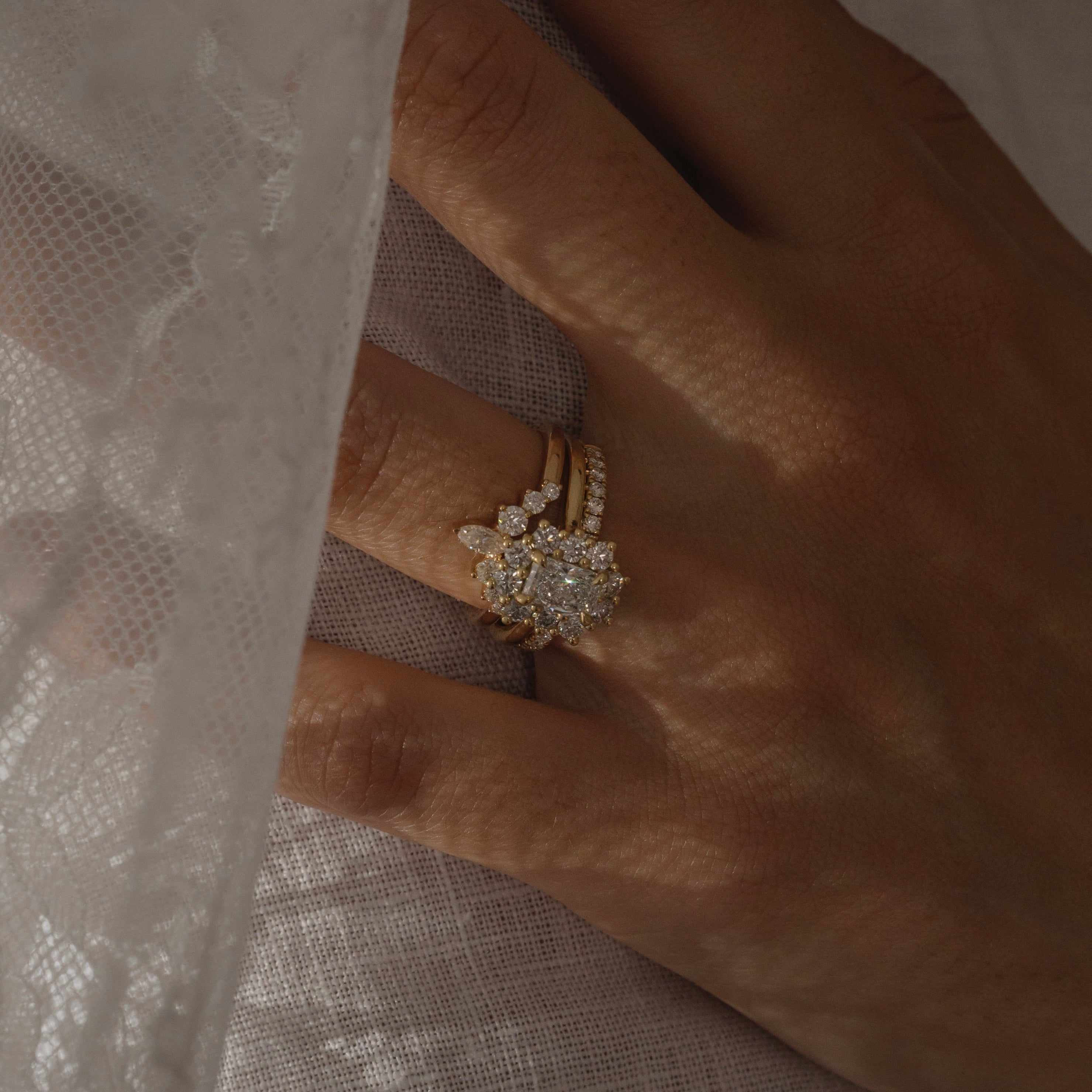 Solitaire- 1.0 CT Oval Moissanite Engagement Ring