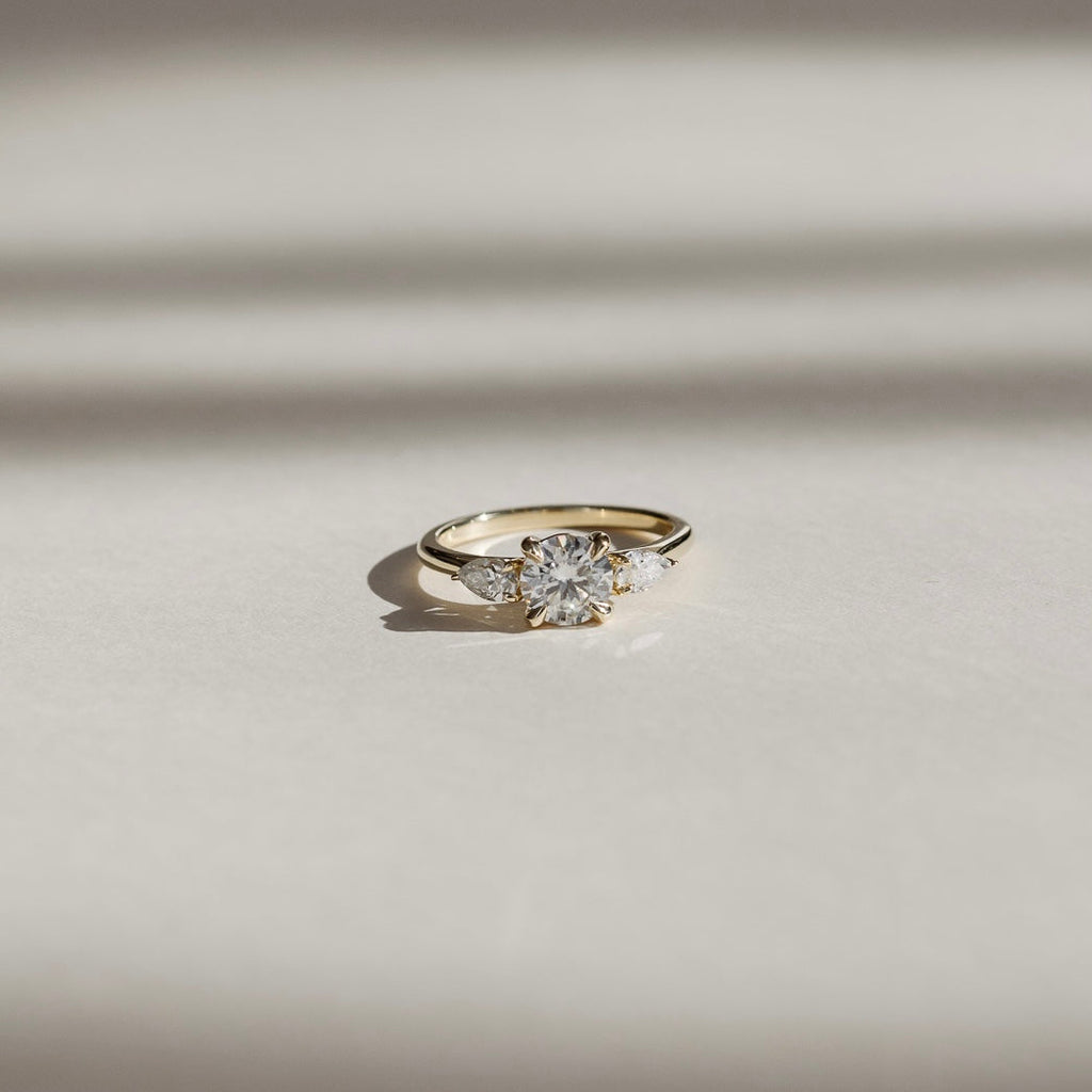 Solitaire- 1.0 CT Oval Moissanite Engagement Ring