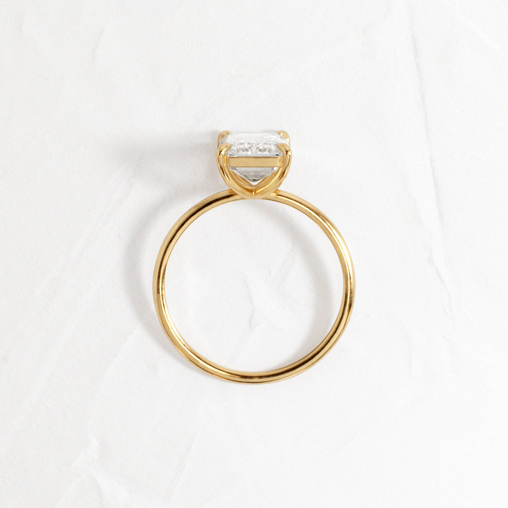 Solitaire-Oval Lab Grown Diamond Engagement Ring