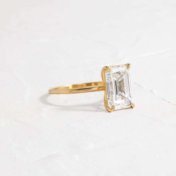 Solitaire-Emerald Lab Grown Diamond Engagement Ring - Solitaire-Oval Lab Grown Diamond Engagement Ring