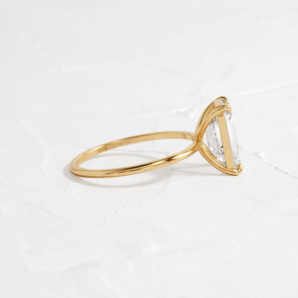 Solitaire-Emerald Lab Grown Diamond Engagement Ring - Solitaire-Oval Lab Grown Diamond Engagement Ring