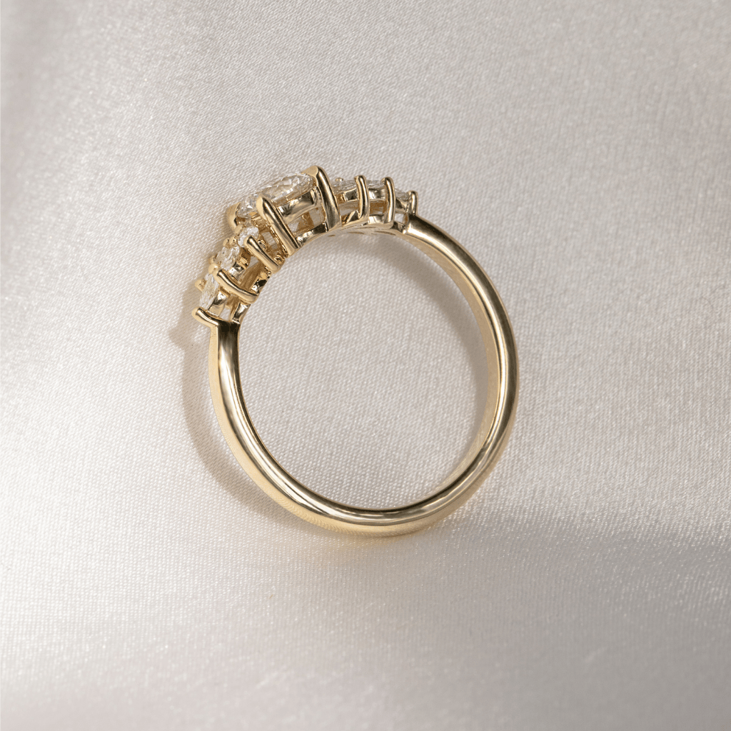Solitaire-Oval Lab Grown Diamond Engagement Ring
