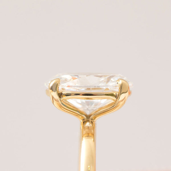 Solitaire-2.5 CT Oval Lab Grown Diamond Engagement Ring - Solitaire-2.5 CT Oval Lab Grown Diamond Engagement Ring