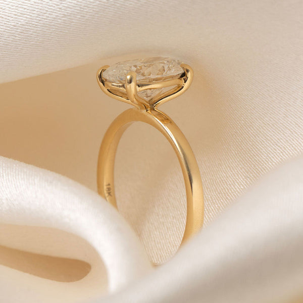 Solitaire-2.5 CT Oval Lab Grown Diamond Engagement Ring - Solitaire-2.5 CT Oval Lab Grown Diamond Engagement Ring
