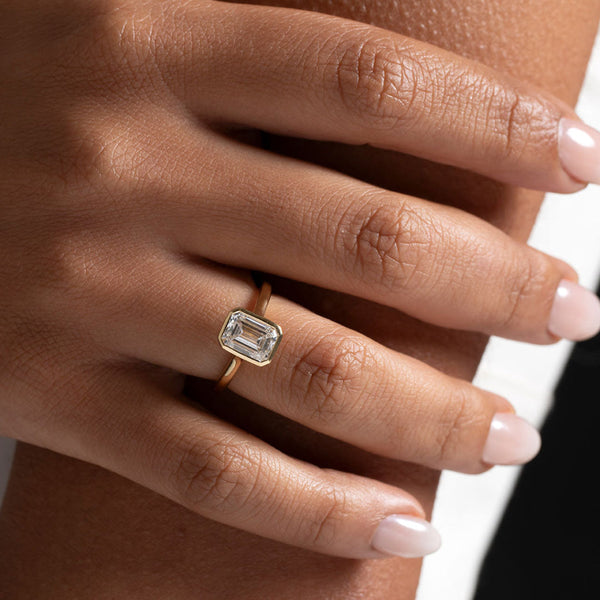 Solitaire Bezel-2.0 CT Emerald Lab Grown Diamond Engagement Ring - Solitaire Bezel-2.0 CT Emerald Lab Grown Diamond Engagement Ring