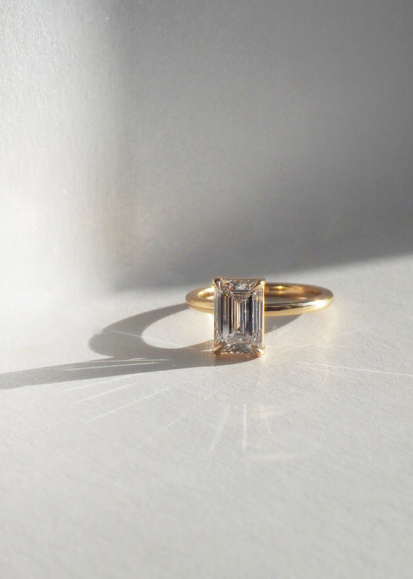 Solitaire-Emerald Lab Grown Diamond Engagement Ring - Solitaire-Oval Lab Grown Diamond Engagement Ring