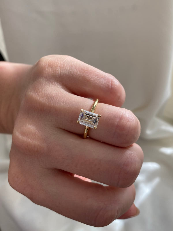 Solitaire-Emerald Lab Grown Diamond Engagement Ring - Solitaire-Oval Lab Grown Diamond Engagement Ring