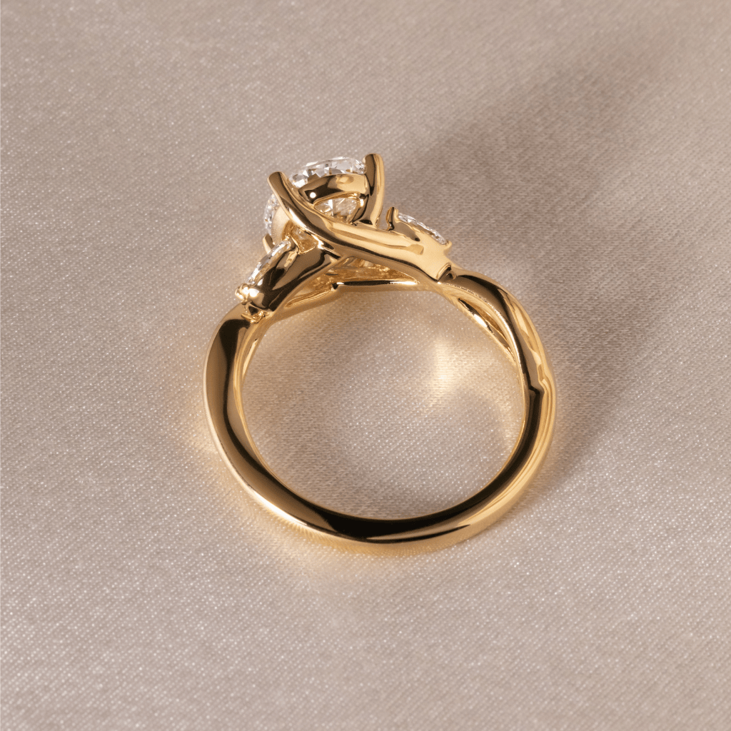Solitaire-Oval Lab Grown Diamond Engagement Ring