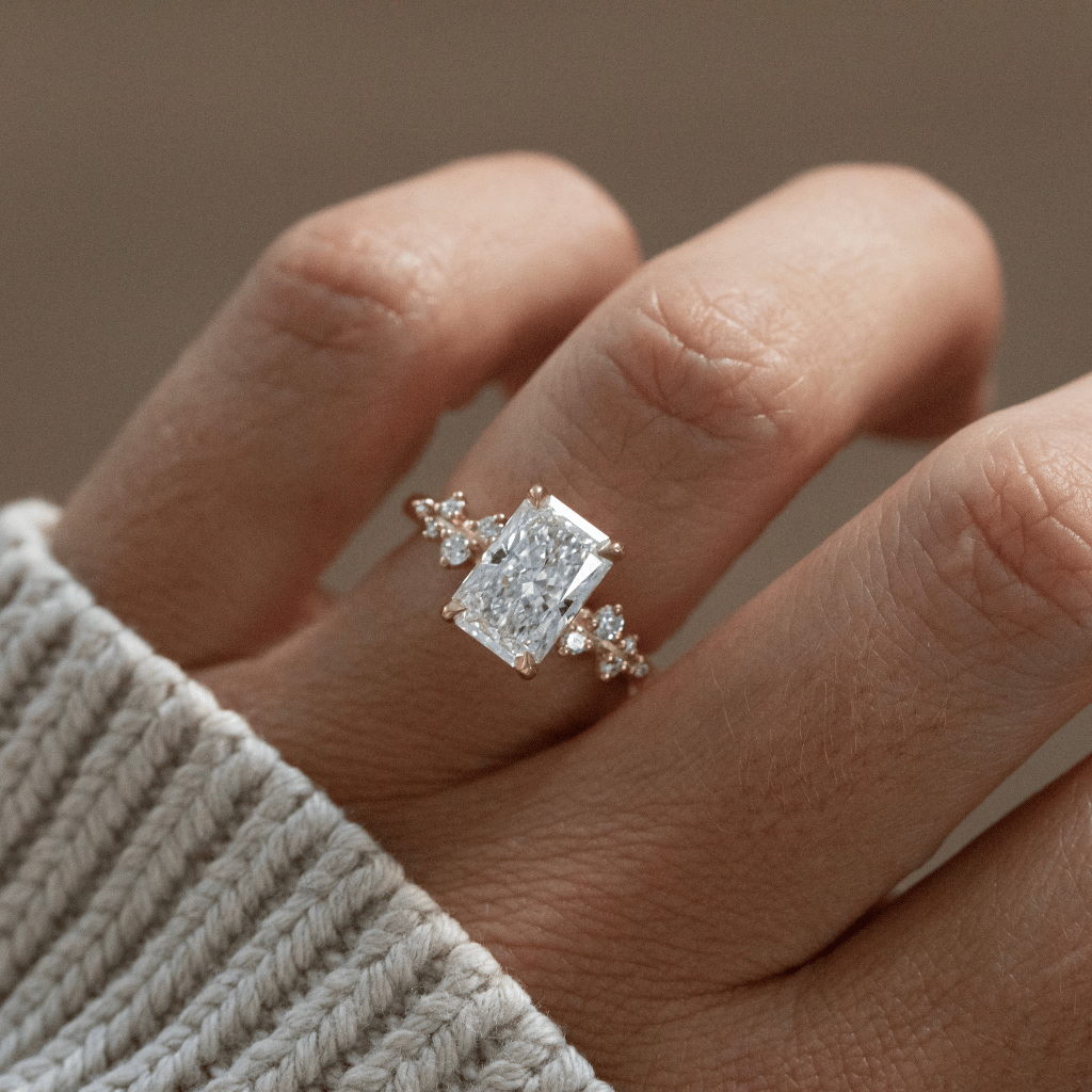 Solitaire-Oval Lab Grown Diamond Engagement Ring