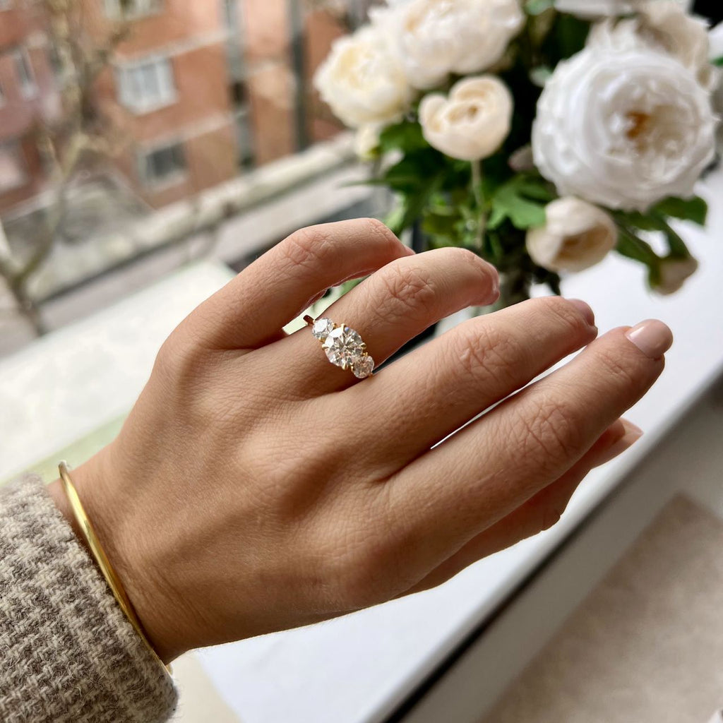 Solitaire-Oval Lab Grown Diamond Engagement Ring